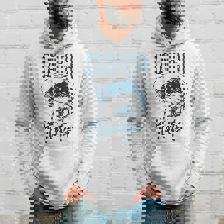 かわいいナマズハンターデザイン ナマズ農家へのギフトアイデア パーカー 彼への贈り物