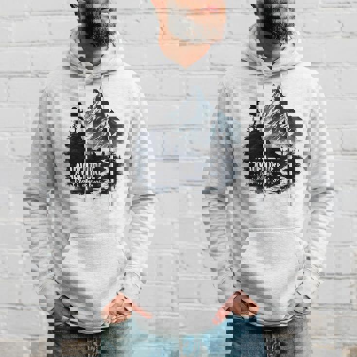 アドベンチャー バグ アウトドア キャンプ ハイキング 面白い 自然 グラフィック パーカー 彼への贈り物