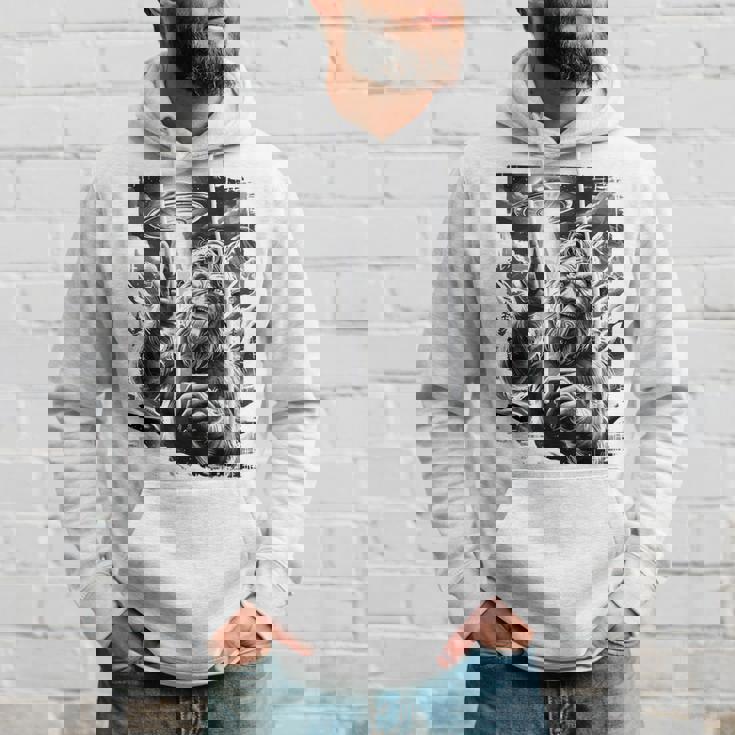 イエティ Ufo 平和 クリプティッド ユーモア マウンテン遭遇 長袖tシャツ パーカー 彼への贈り物