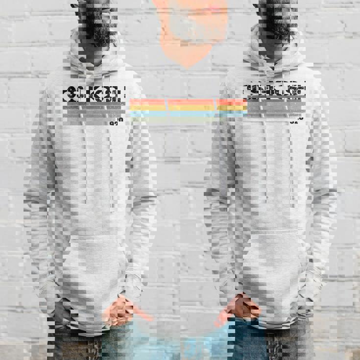 オシュコシュ、ウィスコンシン州エリアコード 920 レトロヴィンテージスタイルtシャツ パーカー 彼への贈り物