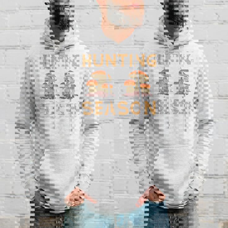 キノコ狩りの季節 長袖tシャツ パーカー 彼への贈り物