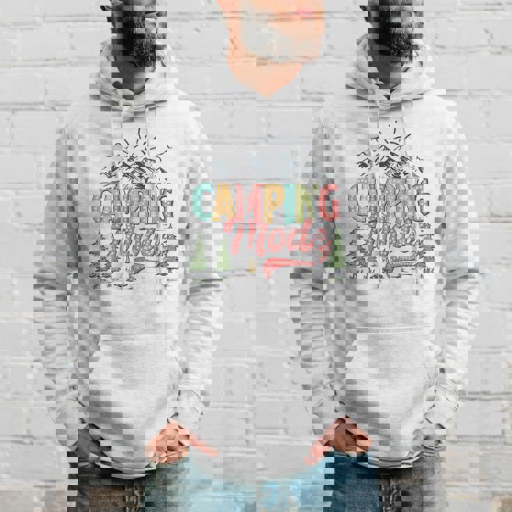 キャンプモード おもしろキャンパー 自然愛好家 スカウト ハローサマー パーカー 彼への贈り物