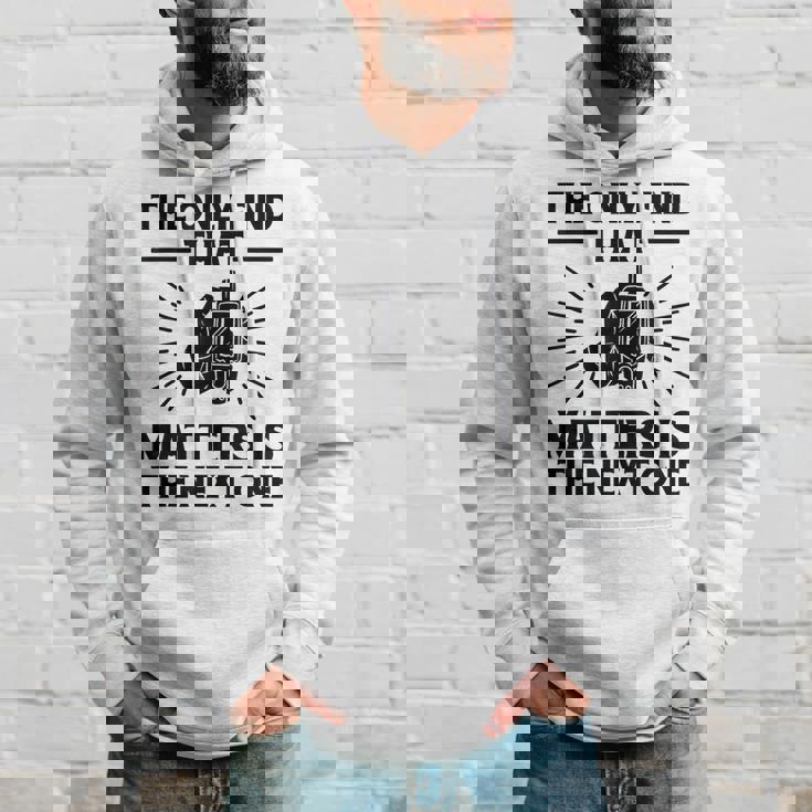 ジオキャッシング ジオキャッシュ 面白い ジオキャッシャー ジオキャッシャー ことわざ パーカー 彼への贈り物