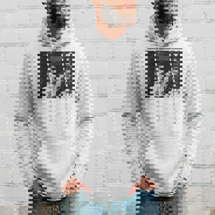 ジョー・フレイジャーが2度目のムハンマド・アリボクシングファイトに備える パーカー 彼への贈り物