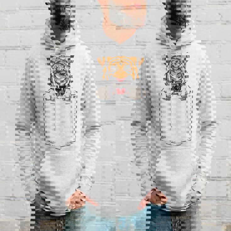 タイガー ポケットに入ったトラ 覗き見虎 長袖tシャツ パーカー 彼への贈り物