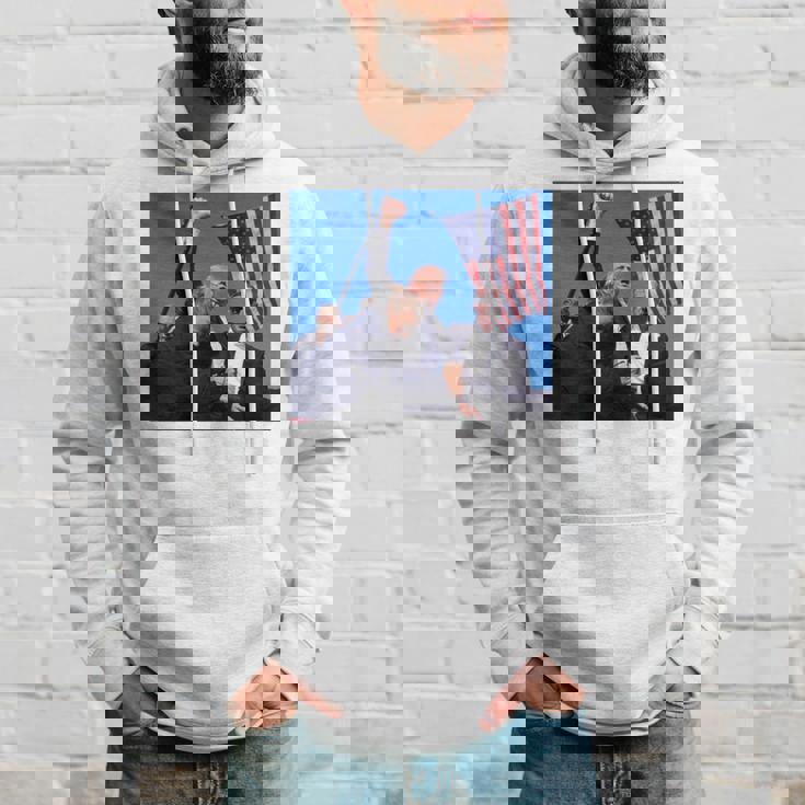 トランプ大統領のために祈り、決して降伏しない、神の祝福トランプ。 長袖tシャツ パーカー 彼への贈り物