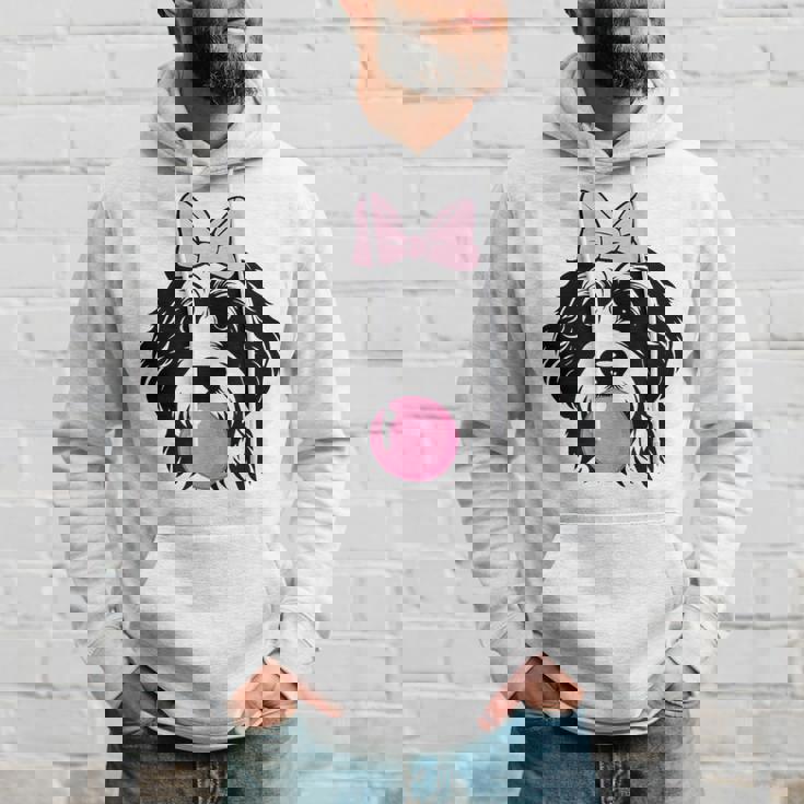 バブルガムを持つバーネドゥードル犬 パーカー 彼への贈り物