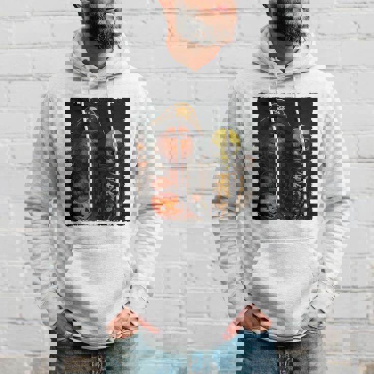 ビッグフットエイリアン 面白い ハロウィン トリック ドア カメラビュー 長袖tシャツ パーカー 彼への贈り物