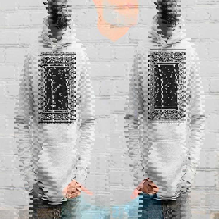 ホワイトブラックバンダナプリントtシャツ ペイズリー柄 パーカー 彼への贈り物