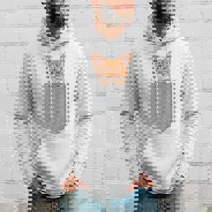 ポケットの中の猫ポケットキャット猫好き ねこ好き ネコ好きニャー猫 猫の飼い主 心電図 おもしろ 可愛い ねこ ネコ 猫 長袖tシャツ パーカー 彼への贈り物