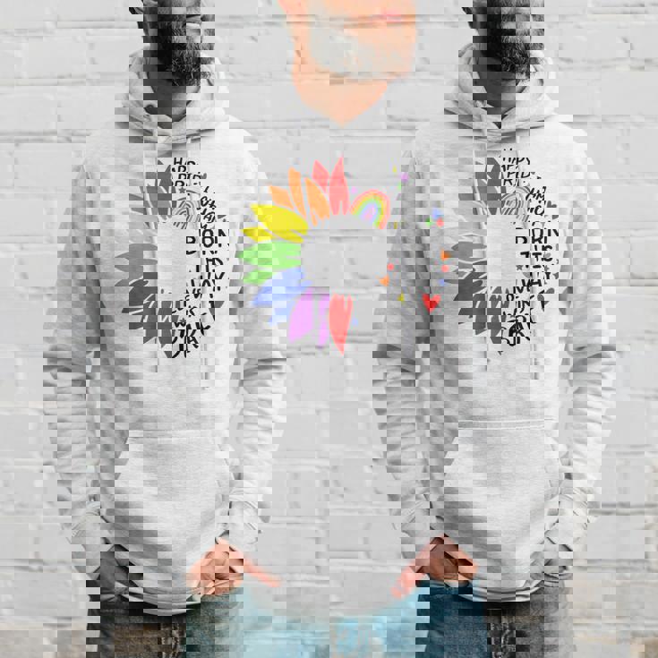 レインボー ヒマワリ ハッピー プライド パーカー 彼への贈り物