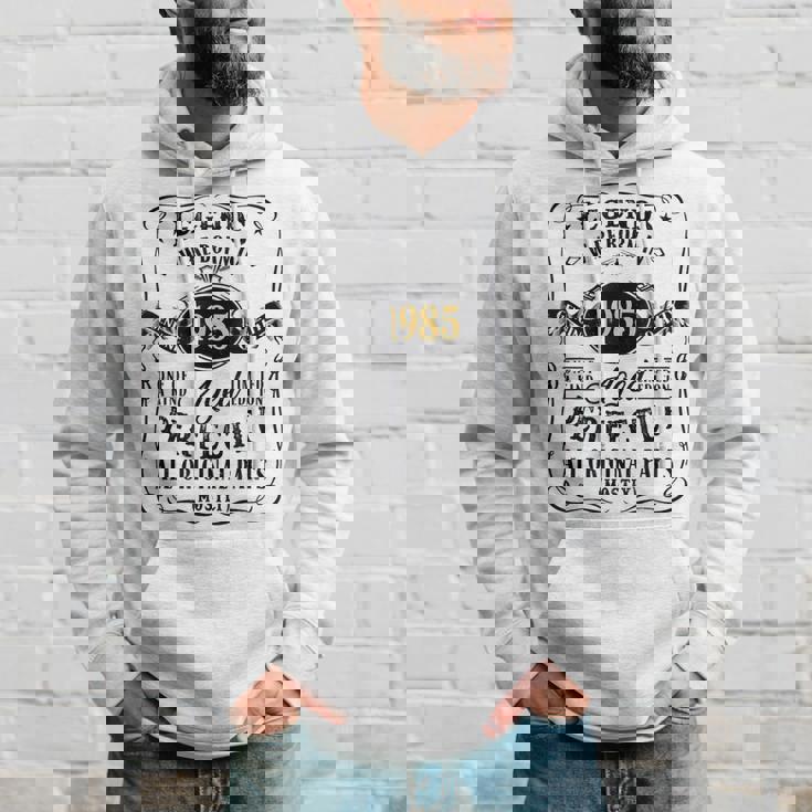 レジェンドは1985年に誕生した37歳の男性の誕生日 パーカー 彼への贈り物