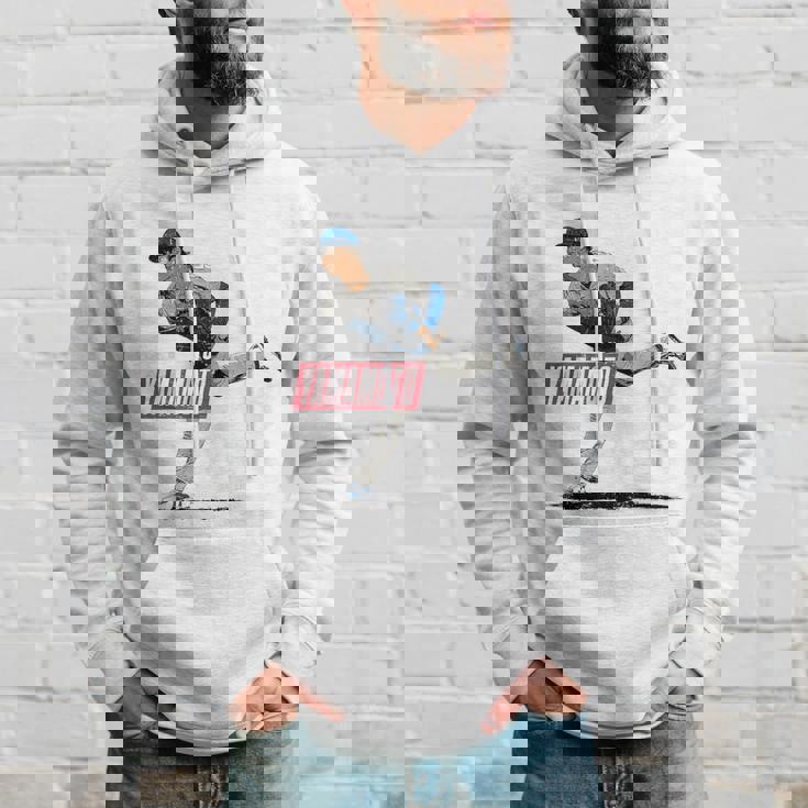 山本由伸 パーカー 彼への贈り物