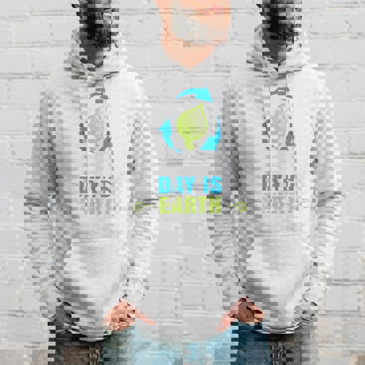毎日のハッピーアースデイtシャツはアースデイのリサイクルです パーカー 彼への贈り物