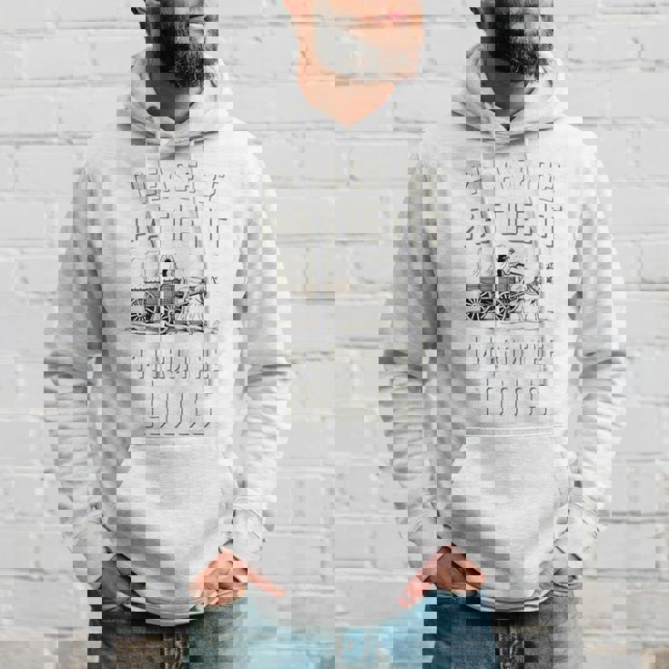 私は1900年代から面白いレトロから我慢してください 長袖tシャツ パーカー 彼への贈り物