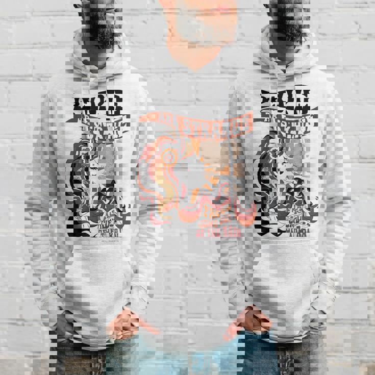 雨から顔が出てきて変な人が多いアパレル パーカー 彼への贈り物