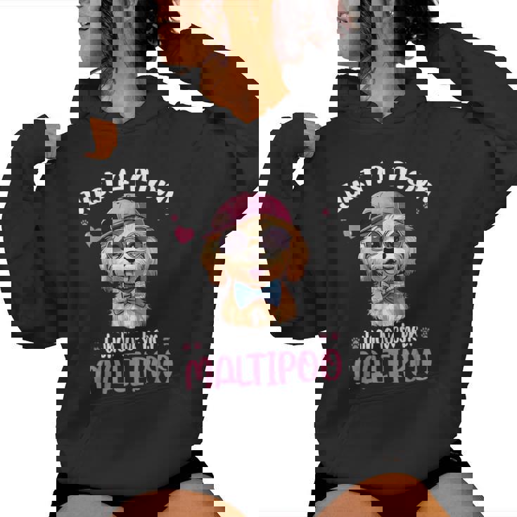 Just Mom Who Loves Her Maltipooママ レディースパーカー