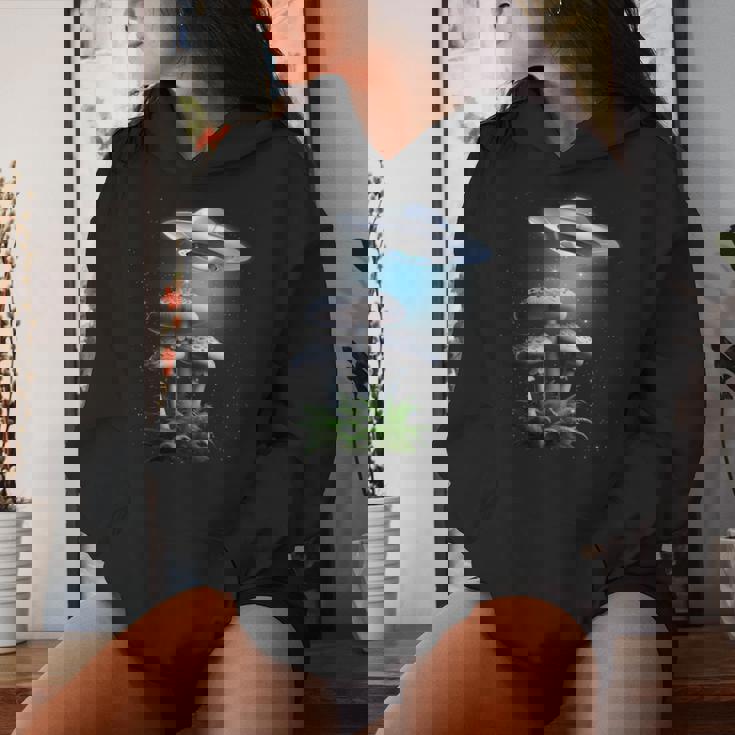 Ufo Hovering Over Weird Mushroomsci-Fi Magichrooms レディースパーカー 彼女への贈り物