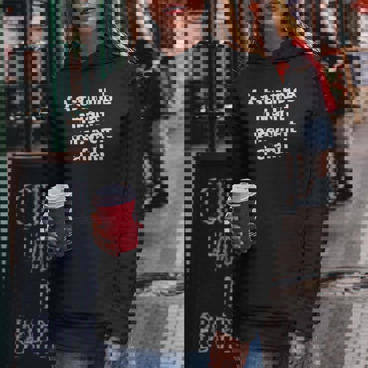 Atumble Might Prevent A Fall 小さな失敗は大きな失敗を防ぐ 英語 文字入り 格言 レディースパーカー 面白い贈り物