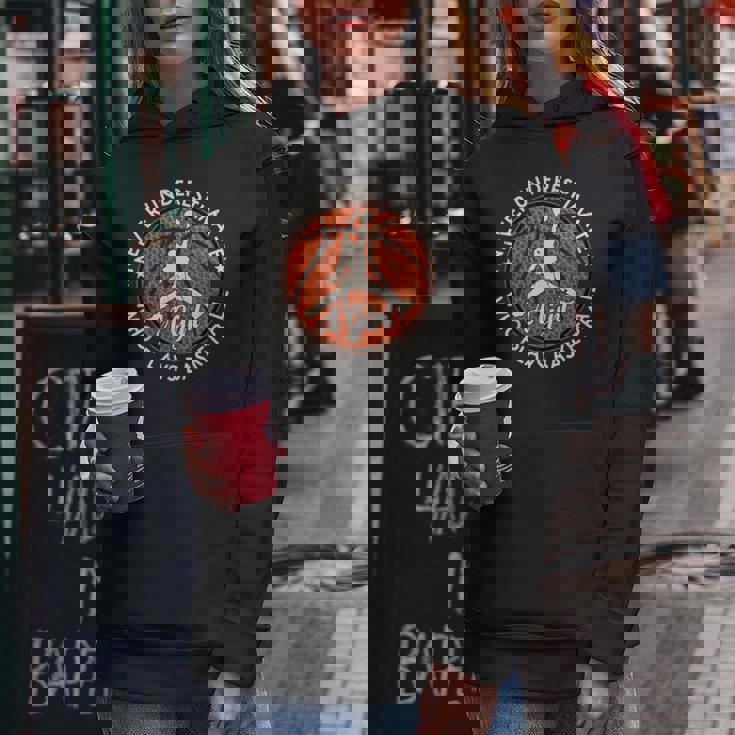 Basketball Never Underestimate A Girl Who Plays Basketball レディースパーカー 面白い贈り物