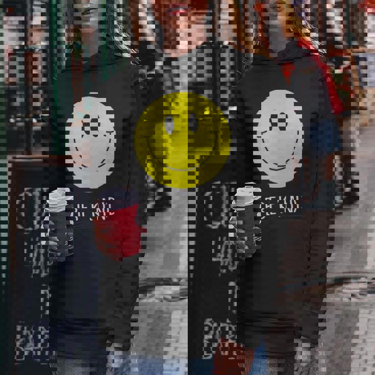 Be Kind かわいい イエロー スマイル フェイス シャツ スマイル フェイス ハピネス レディースパーカー 面白い贈り物