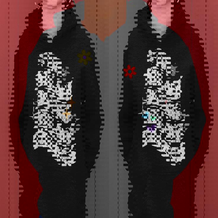 レトロ Groovy Im Wilow Doing Wilow Things おもしろ 母の日 レディースパーカー