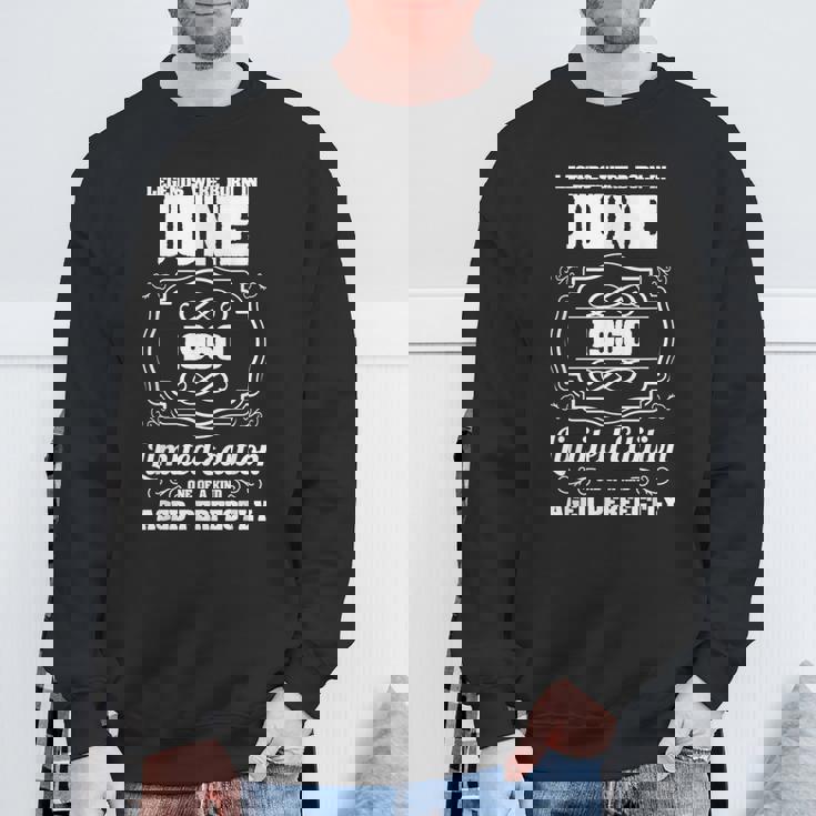 1960年6月生まれのレジェンドたち 61歳の誕生日 スウェットシャツ 高齢者への贈り物