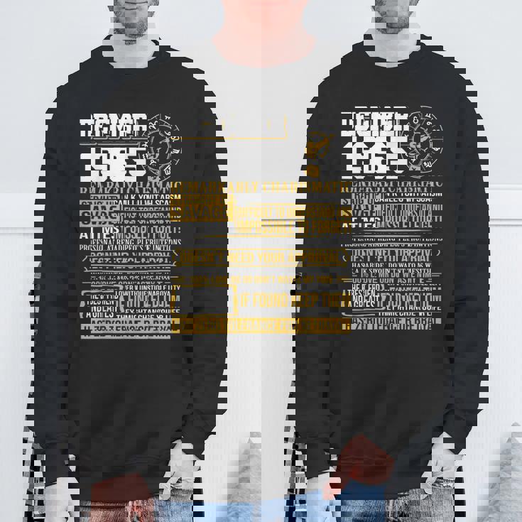 1965年 12月座 誕生日ギフト Born 12月agitarius スウェットシャツ 高齢者への贈り物