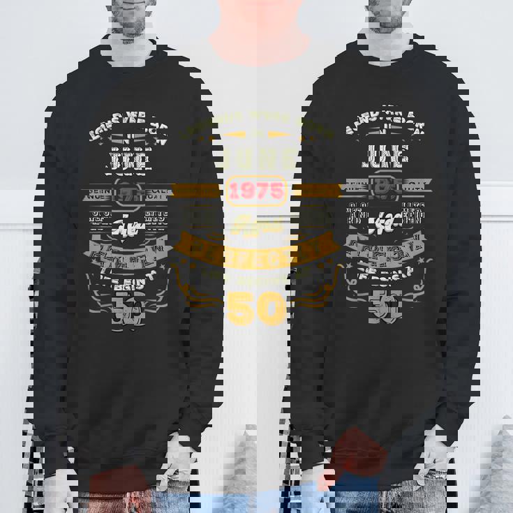 1975年6月生まれ、50歳のヴィンテージ・バースデー・レジェンドたち スウェットシャツ 高齢者への贈り物