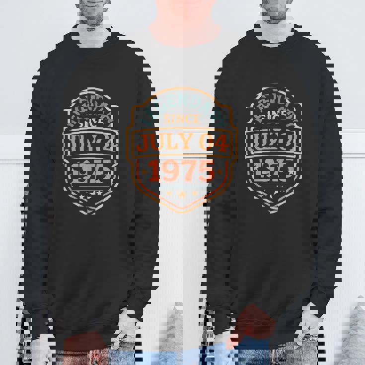 1975年7月4日以来、伝説的。素晴らしい誕生日パーティーレトロ。 スウェットシャツ 高齢者への贈り物