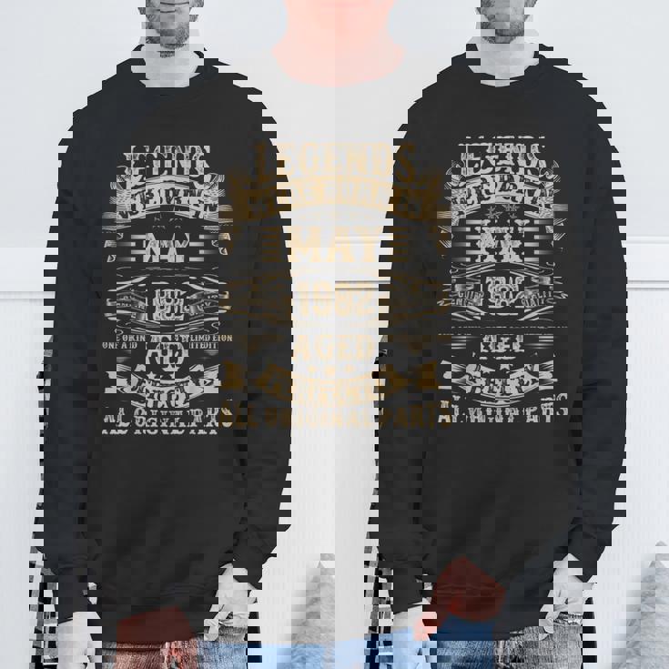 1982年5月 43歳 誕生日プレゼント 男性用 43歳の誕生日 スウェットシャツ 高齢者への贈り物