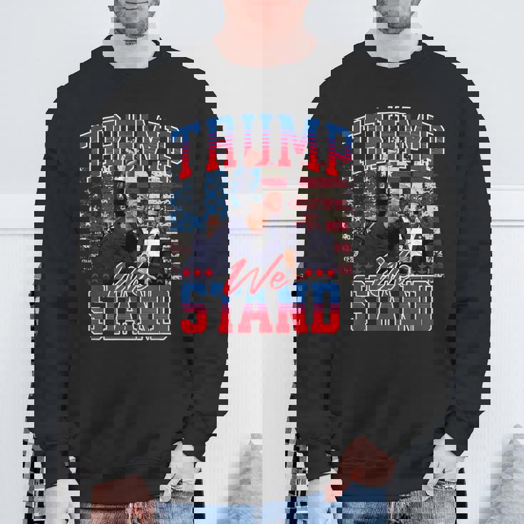 2024 選挙集会での銃撃を生き延びたドナルド・トランプの大統領選への戦いは終わらない スウェットシャツ 高齢者への贈り物