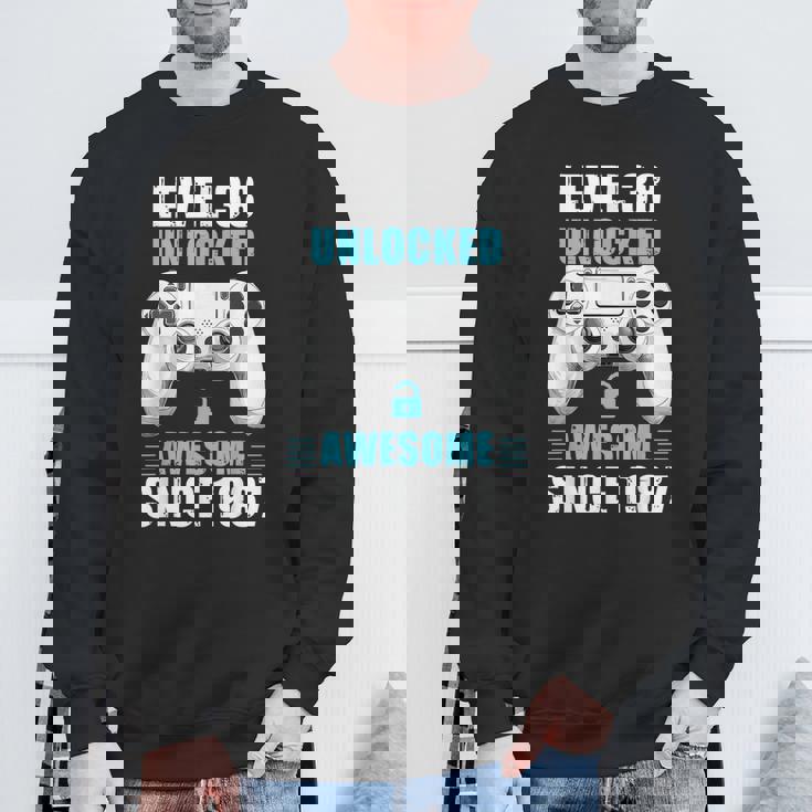 38歳の誕生日ビデオゲーマー レベル38 アンロック済み 1987年以来 スウェットシャツ 高齢者への贈り物