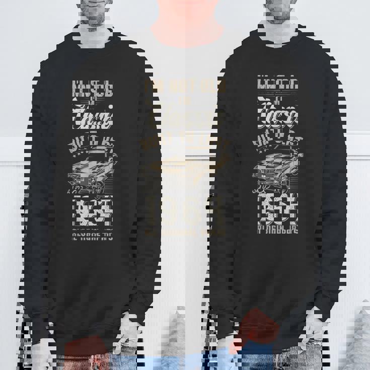 61歳の誕生日 1964年生まれのクラシックカー スウェットシャツ 高齢者への贈り物