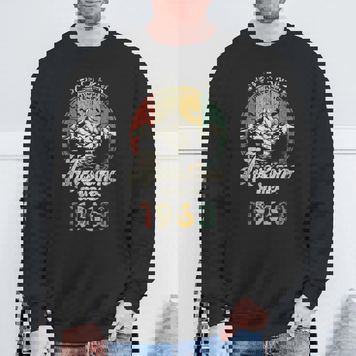 62歳の誕生日 1963年創業のレトロな山々 スウェットシャツ 高齢者への贈り物