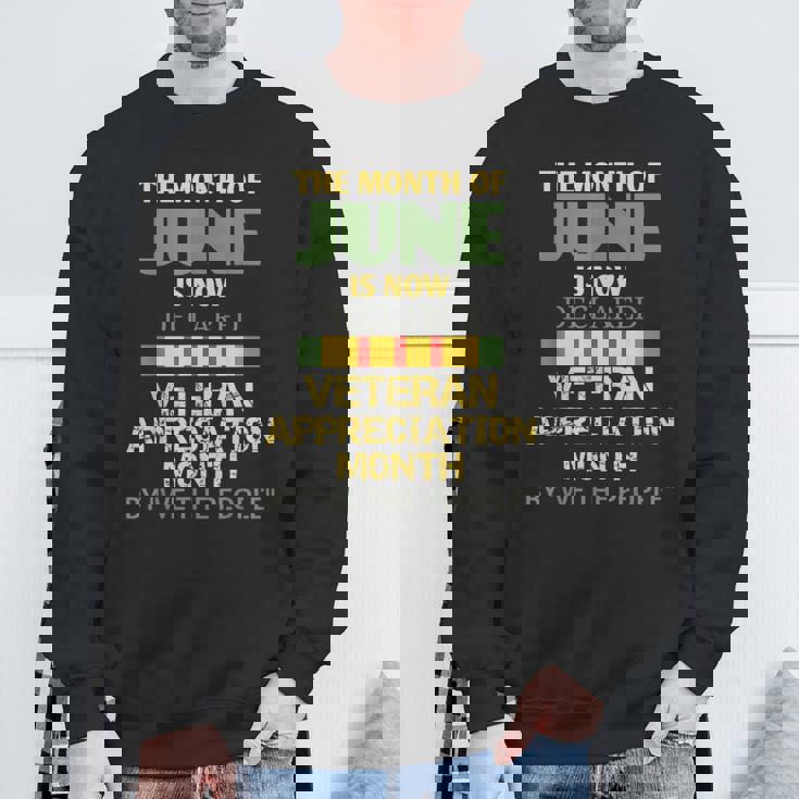 6月が退役軍人感謝月間として宣言されました スウェットシャツ 高齢者への贈り物