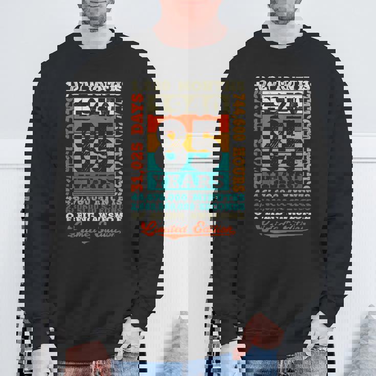 85歳 1020ヶ月 Of Being Awesome 1940 85歳の誕生日 スウェットシャツ 高齢者への贈り物