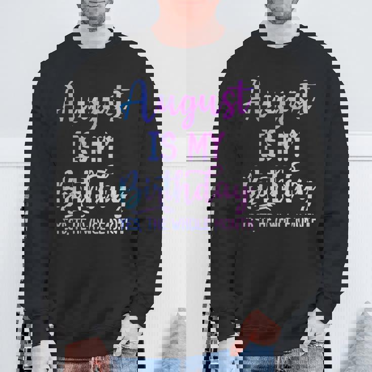 8月は私の誕生日だよおもしろい8月 スウェットシャツ 高齢者への贈り物