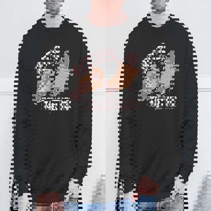 Better Together バレンタインデー カモノハシ カップル ラブ ハッピー スウェットシャツ 高齢者への贈り物