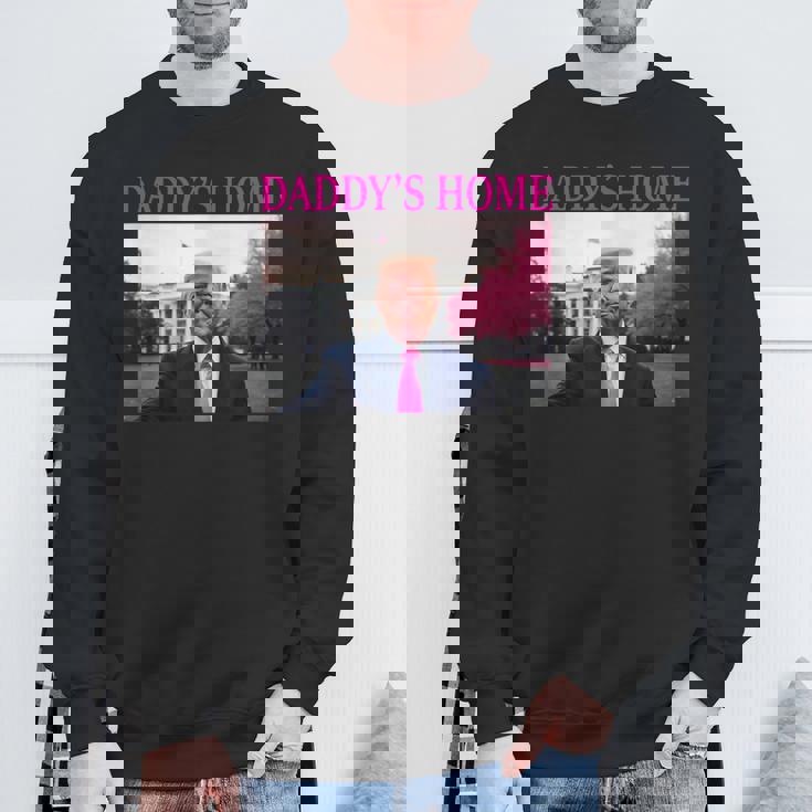 Daddy's Home President Donald Trump Pink Trumpelfie スウェットシャツ 高齢者への贈り物