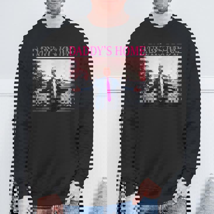 Daddy's Home President Donald Trump 2024 Pink Trump スウェットシャツ 高齢者への贈り物