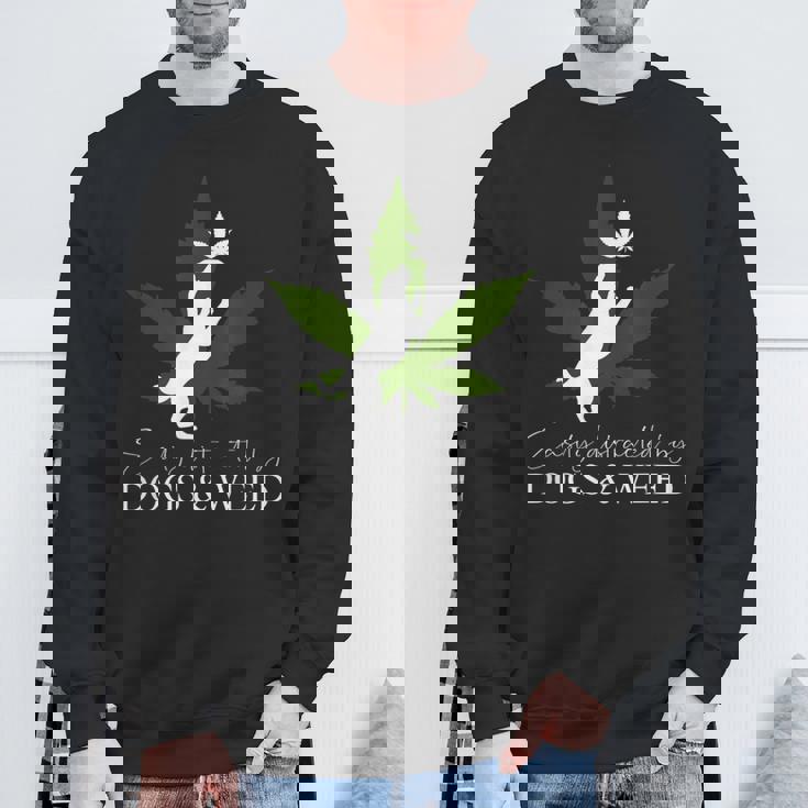 Dog And Weed ファニーマリファナtシャツ スウェットシャツ 高齢者への贈り物