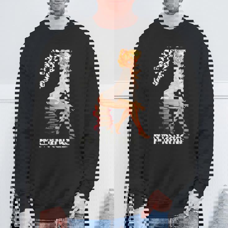 Easily-Distracted By Books ピンナップガール セクシーアニメ レトロアート スウェットシャツ 高齢者への贈り物