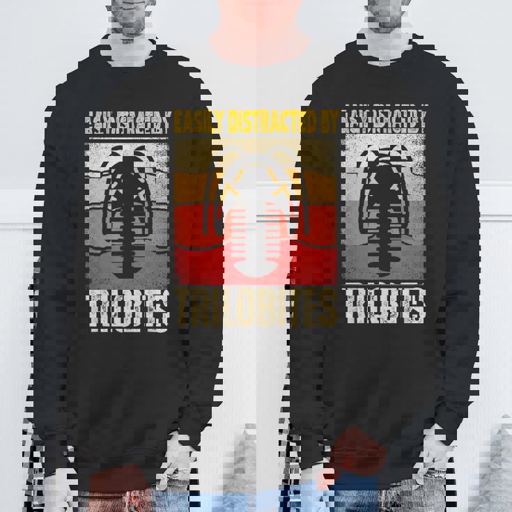 Easy Distracted By Trilobites Trilobite Lover スウェットシャツ 高齢者への贈り物