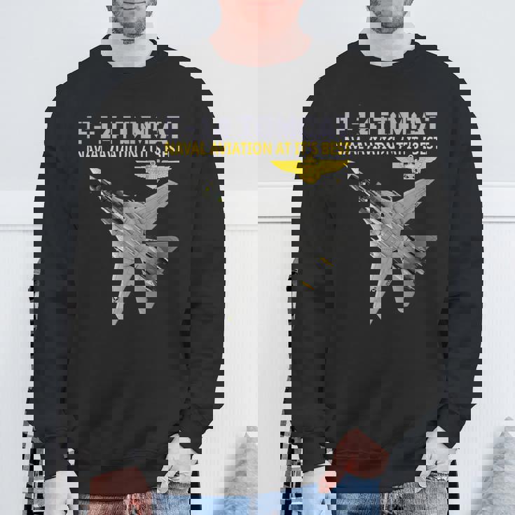 F-14 Tomcatが動作しています。最高の海軍航空。 スウェットシャツ 高齢者への贈り物