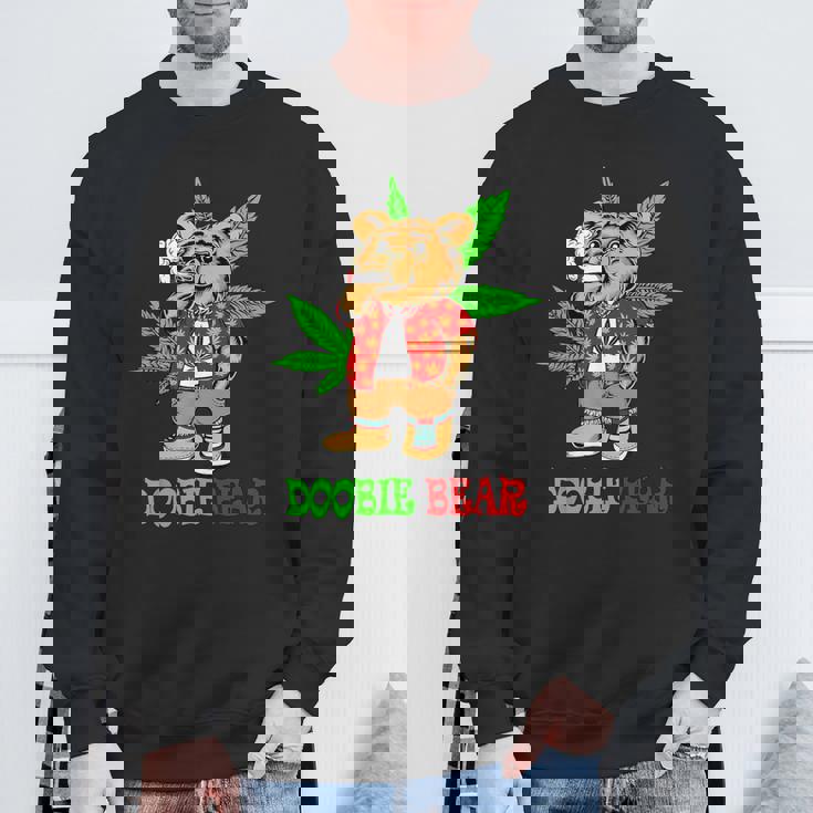 Doobie Bear 大麻の葉 雑草愛好家 マリファナギフト スウェットシャツ 高齢者への贈り物