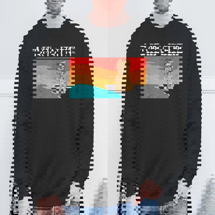 Take A Hike ケアンテリア グラフィック ハイキング スウェットシャツ 高齢者への贈り物