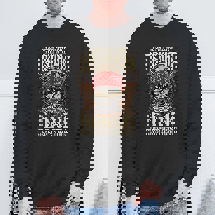 Honor Respect Courage メタルツール 真鍮ナックル スウェットシャツ 高齢者への贈り物