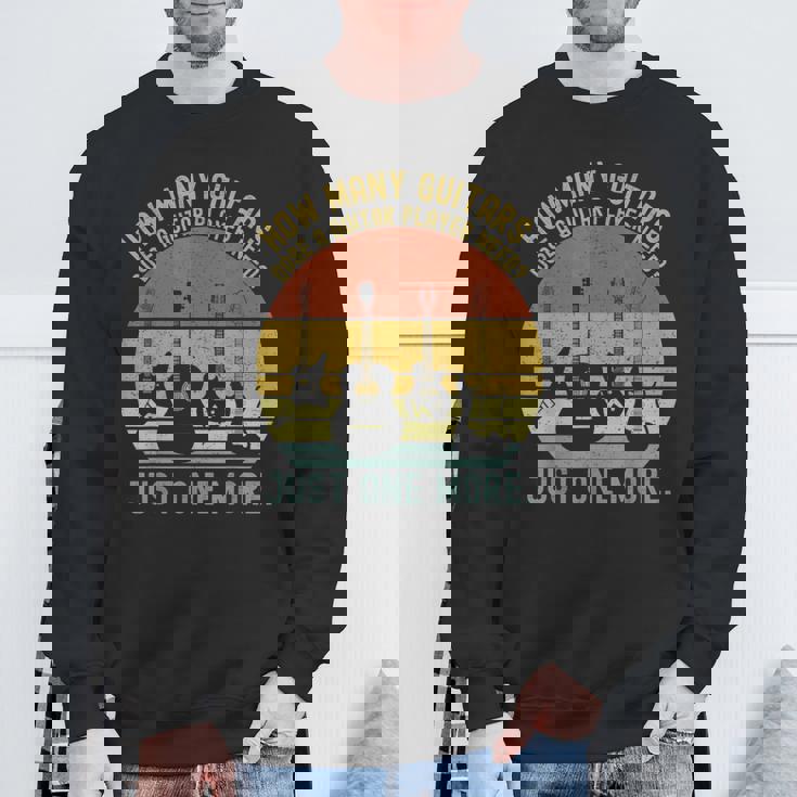 How Many Guitars メンズ ミュージシャン ギタープレーヤー スウェットシャツ 高齢者への贈り物