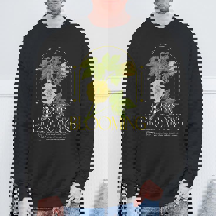 Keep On Blooming花のプリント付き スウェットシャツ 高齢者への贈り物